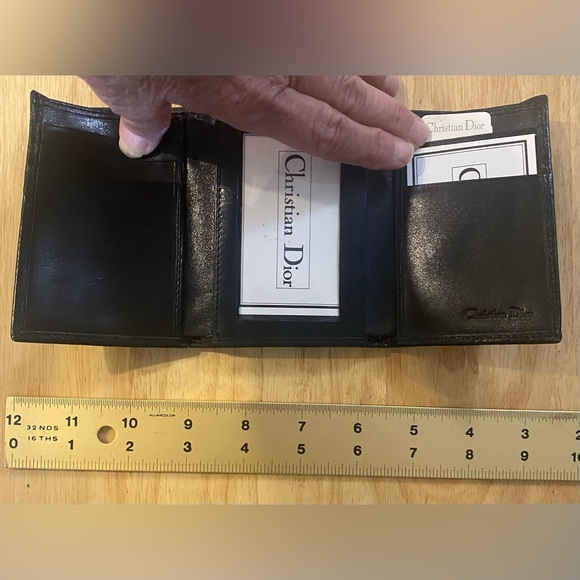 CHRISTIAN DIOR Vintage Black
Leather Wallet Very Good Vintage Condition - Picture 16 of 16
